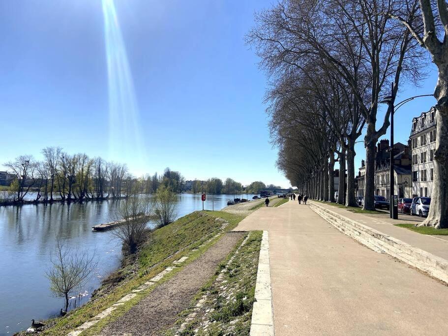 Studio Coeur De Ville Proche Bords De Loire Orléans Esterno foto