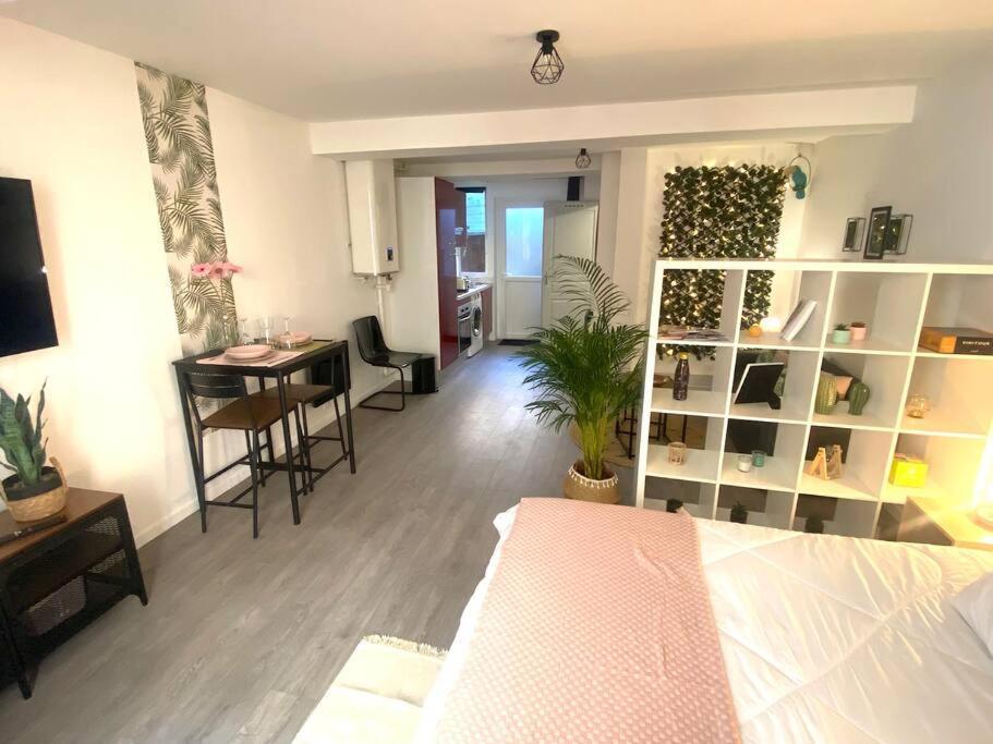 Studio Coeur De Ville Proche Bords De Loire Orléans Esterno foto